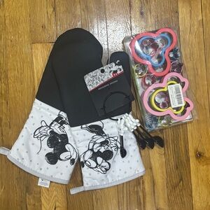 Mickey Mouse Baking Set!